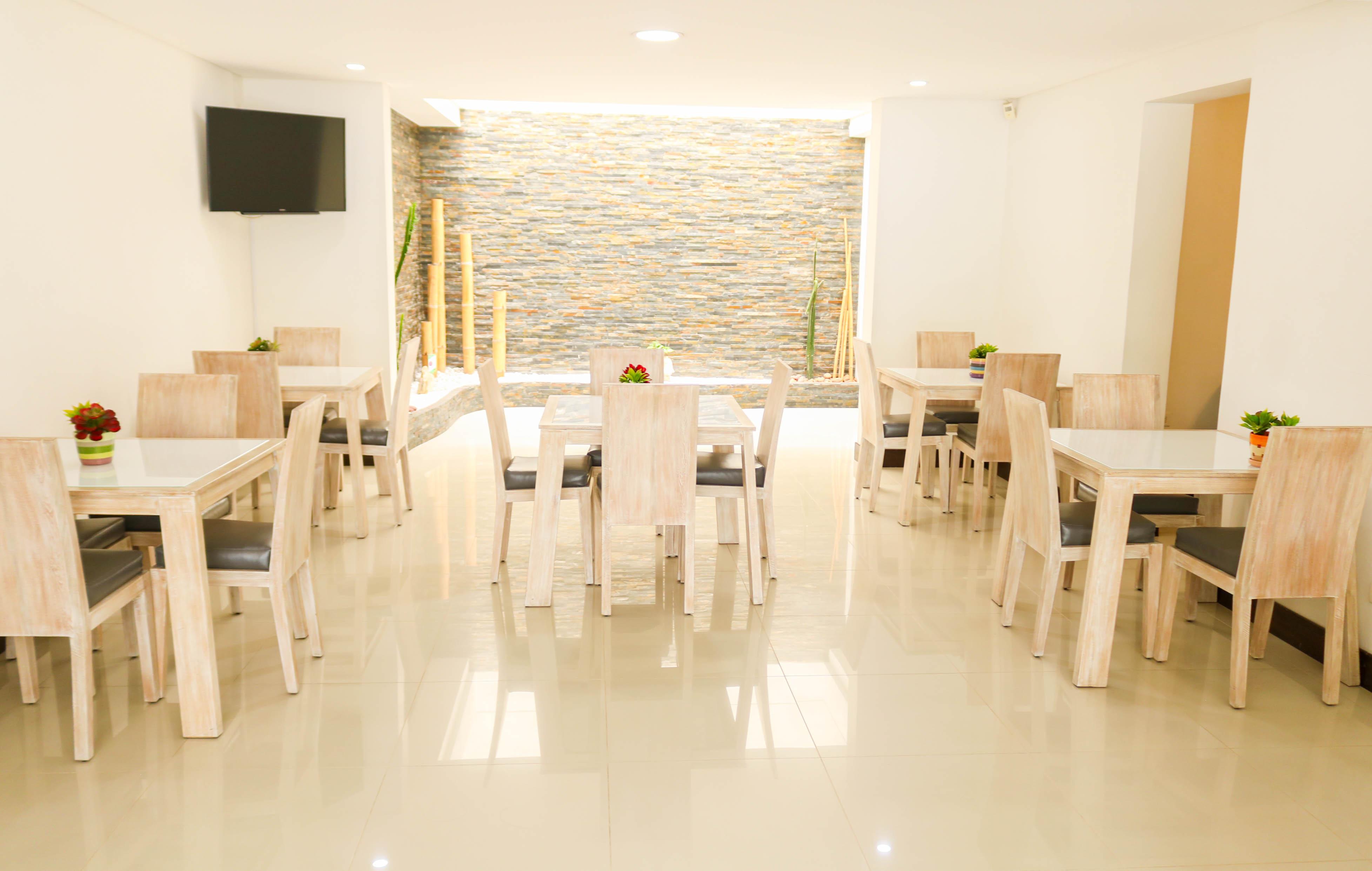 Hotel Loyds Μεντεγίν Εξωτερικό φωτογραφία