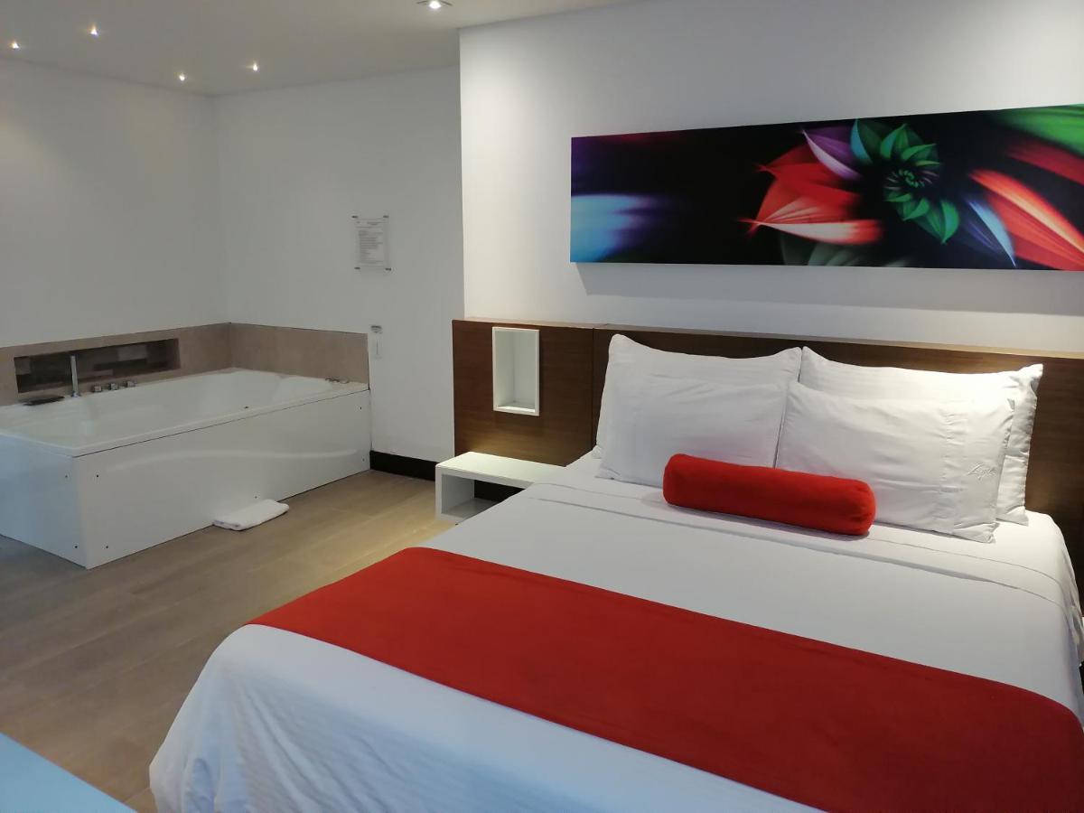 Hotel Loyds Μεντεγίν Εξωτερικό φωτογραφία
