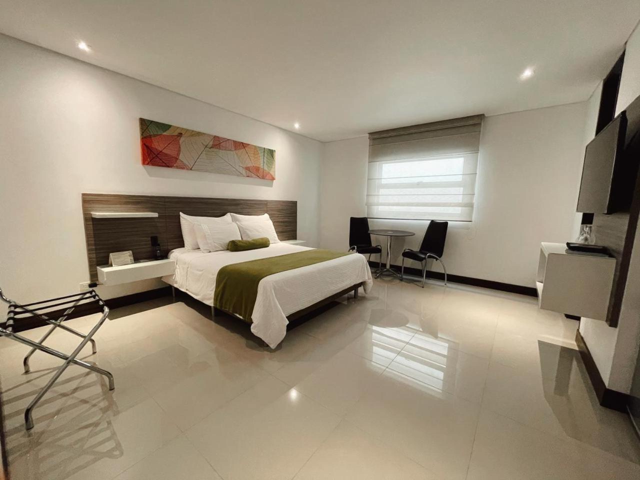 Hotel Loyds Μεντεγίν Εξωτερικό φωτογραφία